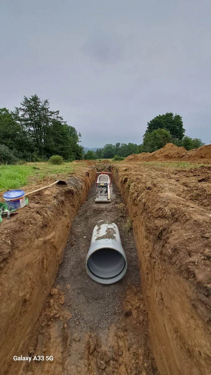 deschacht wegrenovatie Roy PVC buizen 2