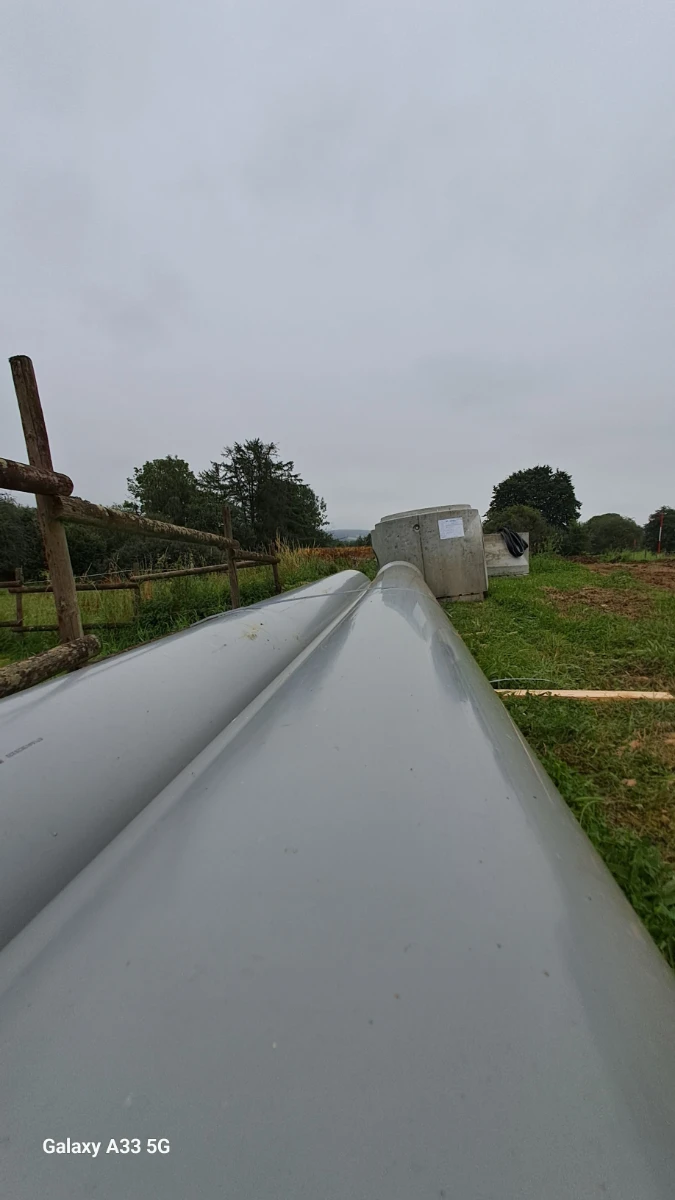 deschacht wegrenovatie Roy PVC buizen 3